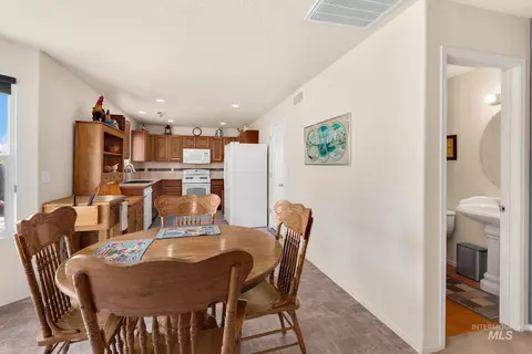 Dining - 16784 Abram, Caldwell, ID 83607 photo 2 of 4