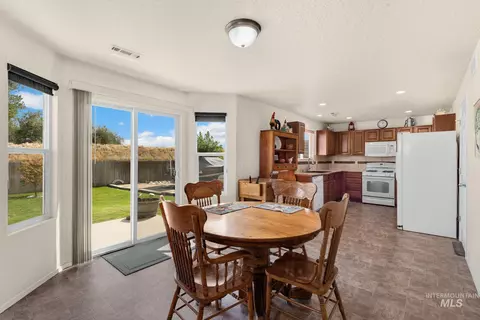 Dining - 16784 Abram, Caldwell, ID 83607 photo 1 of 4
