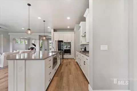 Kitchen - 5445 W Saguaro Dr, Eagle, ID 83616 photo 3 of 4