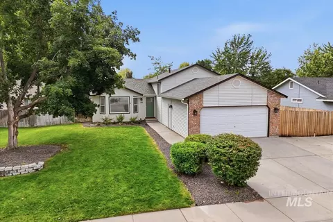 153 W Chrisfield Dr, Meridian, ID 83646