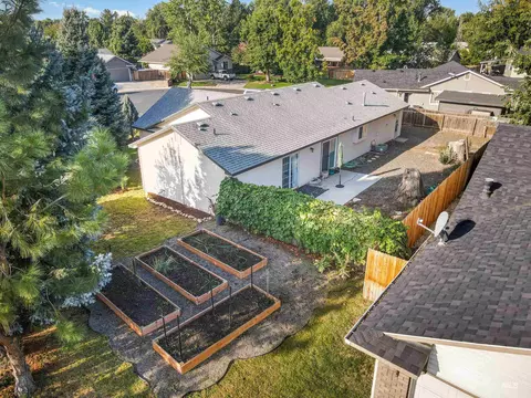 View/Area - 379 N Procyon Pl, Star, ID 83669 photo 6 of 9