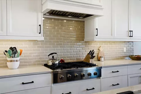 Kitchen - 239 S Eagles Roost Way, Eagle, ID 83616 photo 5 of 8