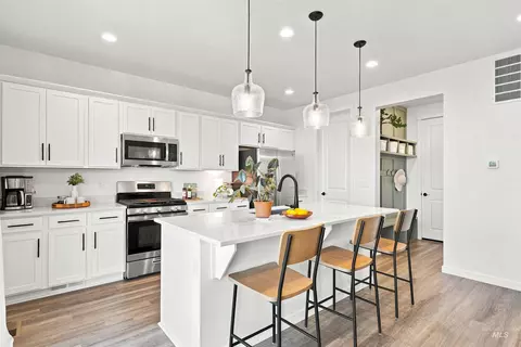 Kitchen - 11175 W Soaring Hawk St, Star, ID 83669 photo 2 of 3