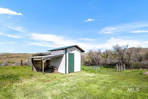 Exterior - 6970 Pearl Rd, Eagle, ID 83616 photo 4 of 9