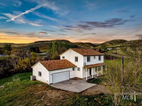 Exterior - 6970 Pearl Rd, Eagle, ID 83616 photo 7 of 9