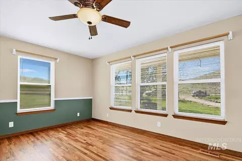 Living - 6970 Pearl Rd, Eagle, ID 83616 photo 2 of 7