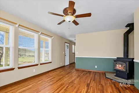 Living - 6970 Pearl Rd, Eagle, ID 83616 photo 6 of 7