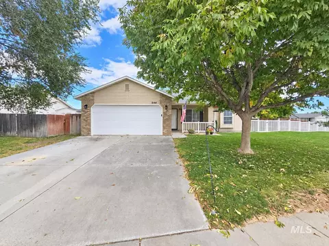 544 Knights Cir, Nampa, ID 83687