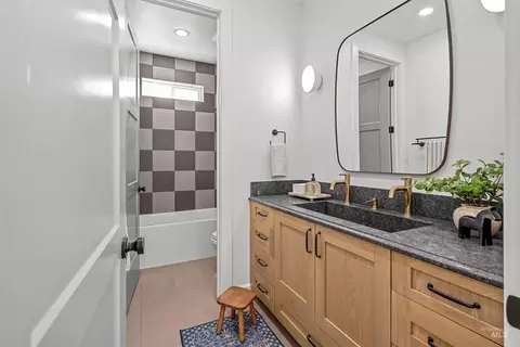Bath - 622 Biscotti Loop, Heyburn, ID 83336 photo 1 of 5