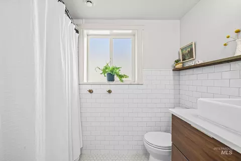 Bath - 3152 S Ithaca Ave, Boise, ID 83709 photo 6 of 6