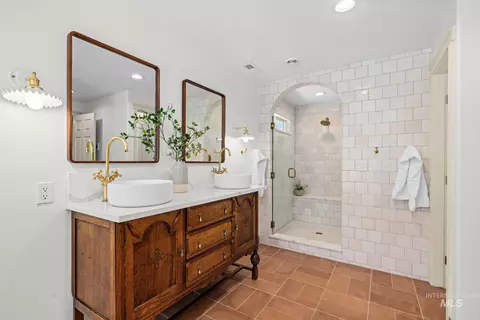 Bath - 3152 S Ithaca Ave, Boise, ID 83709 photo 3 of 6