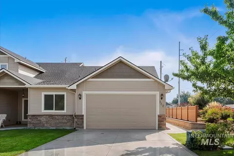 722 S Florence Ct, Nampa, ID 83686