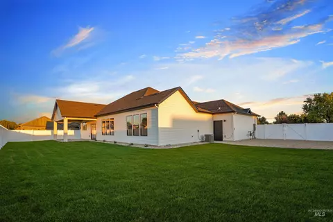 Exterior - 1102 Copper Dr, Rupert, ID 83350 photo 10 of 10