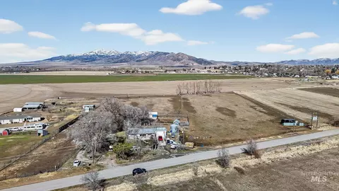 1044 W Samaria Ln, Malad City, ID 83252