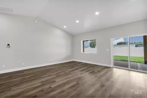 Living - 429 E Hagerman Ave, Hagerman, ID 83332 photo 1 of 2