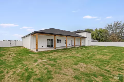 Exterior - 429 E Hagerman Ave, Hagerman, ID 83332 photo 3 of 5
