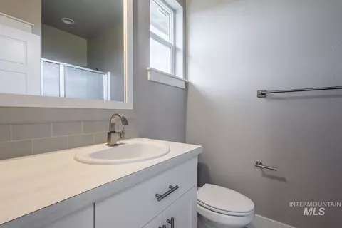 Bath - 2097 N World Cup Way, Eagle, ID 83616 photo 6 of 7