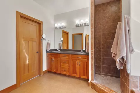 Bath - 3415 Moonlight, Kimberly, ID 83341 photo 1 of 4