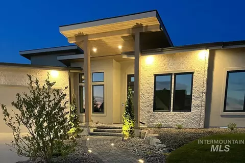 Exterior - 445 Joy Ave, Middleton, ID 83644 photo 3 of 10