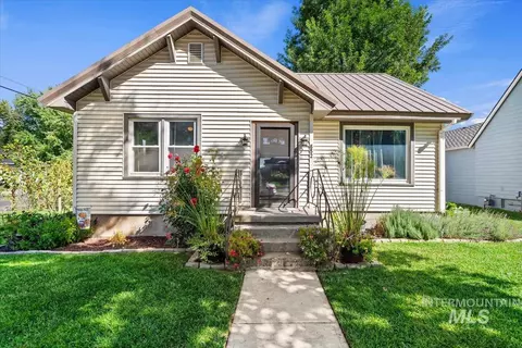 652 N 7th St, Payette, ID 83661