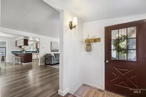 Entry Way - 2672 S 1050 E, Hagerman, ID 83332 photo 1 of 2