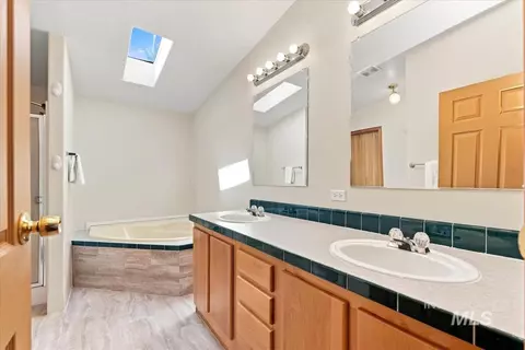 175 N 12th E, Mountain Home, ID 83647 photo 16