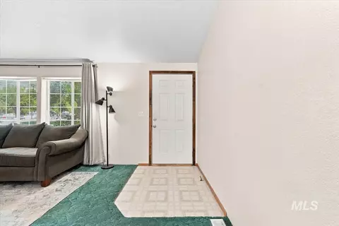 175 N 12th E, Mountain Home, ID 83647 photo 4
