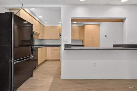 Kitchen - 9590 Foothill Rd, Middleton, ID 83644 photo 7 of 9