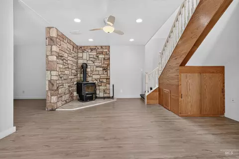 Living - 9590 Foothill Rd, Middleton, ID 83644 photo 3 of 4