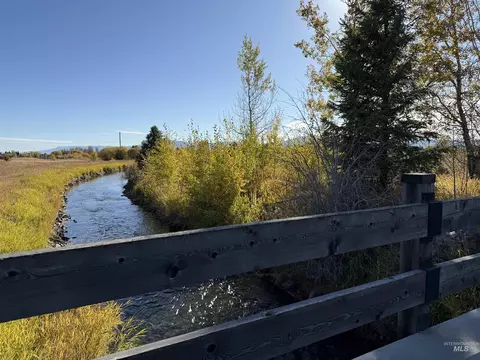 6 Michelle Pl, Mccall, ID 83638 photo 6