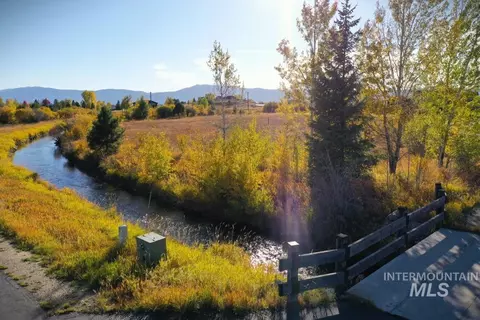 6 Michelle Pl, Mccall, ID 83638 photo 5