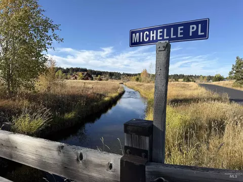 6 Michelle Pl, Mccall, ID 83638 photo 3