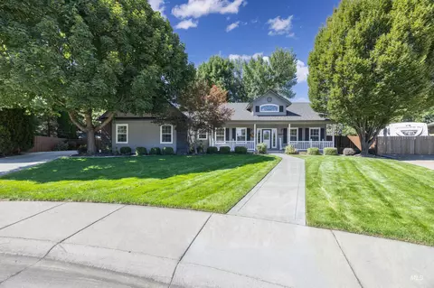 Exterior - 1560 W Yellowstone Ct, Eagle, ID 83616 photo 3 of 12