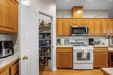 Kitchen - 1560 W Yellowstone Ct, Eagle, ID 83616 photo 3 of 4