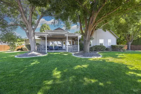 Exterior - 1560 W Yellowstone Ct, Eagle, ID 83616 photo 6 of 12