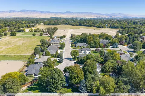 View/Area - 1560 W Yellowstone Ct, Eagle, ID 83616 photo 4 of 5