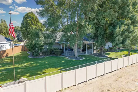 Exterior - 1560 W Yellowstone Ct, Eagle, ID 83616 photo 11 of 12