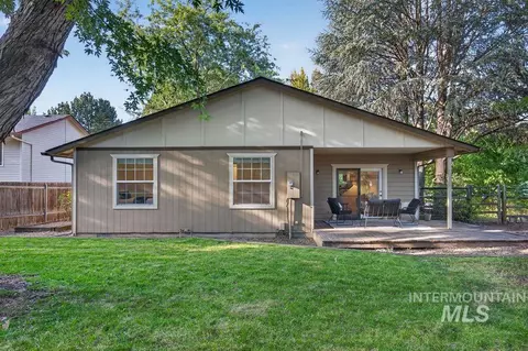 Exterior - 1383 E Fall Ct, Boise, ID 83706 photo 4 of 8