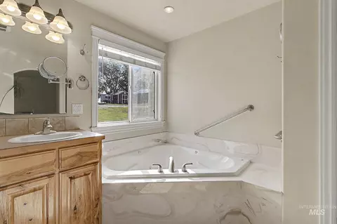 Bath - 6900 W Charters Ln, Melba, ID 83641 photo 3 of 5