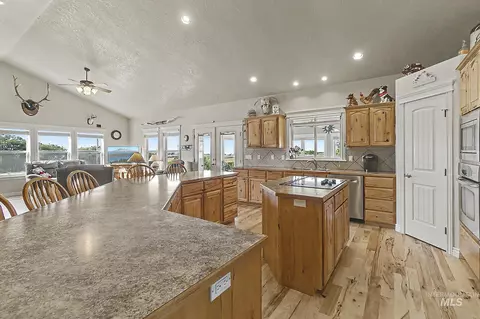 Kitchen - 6900 W Charters Ln, Melba, ID 83641 photo 4 of 5
