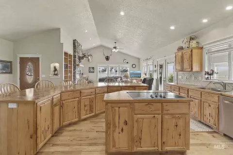 Kitchen - 6900 W Charters Ln, Melba, ID 83641 photo 3 of 5