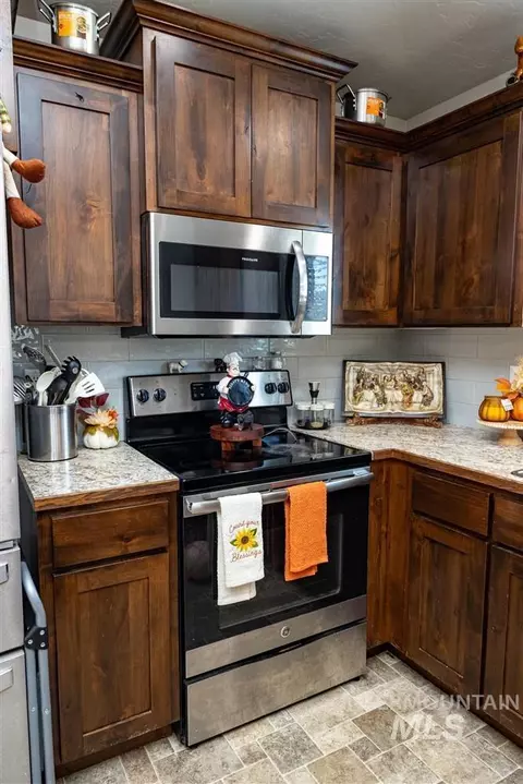 Kitchen - 2160 E Ridgeview Ave, Payette, ID 83661 photo 3 of 4