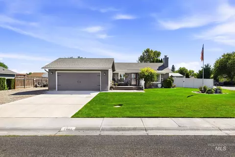 1921 Kentucky Dr, Nampa, ID 83686