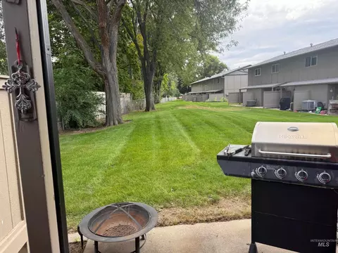 Exterior - 360 N Eagle Glen Ln, Eagle, ID 83616 photo 4 of 4