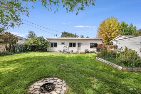 Exterior - 344 Pierce St, Twin Falls, ID 83301 photo 5 of 7