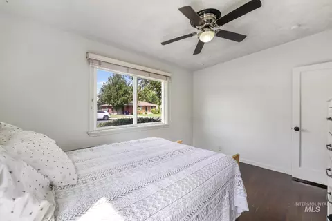Bedroom - 344 Pierce St, Twin Falls, ID 83301 photo 2 of 2