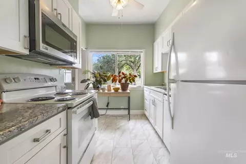 Kitchen - 344 Pierce St, Twin Falls, ID 83301 photo 1 of 4
