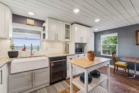 Kitchen - 1507 Cove Rd, Weiser, ID 83672 photo 4 of 5