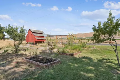 Exterior - 1507 Cove Rd, Weiser, ID 83672 photo 11 of 13