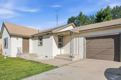 Exterior - 424 S 5th, Rupert, ID 83350 photo 4 of 8